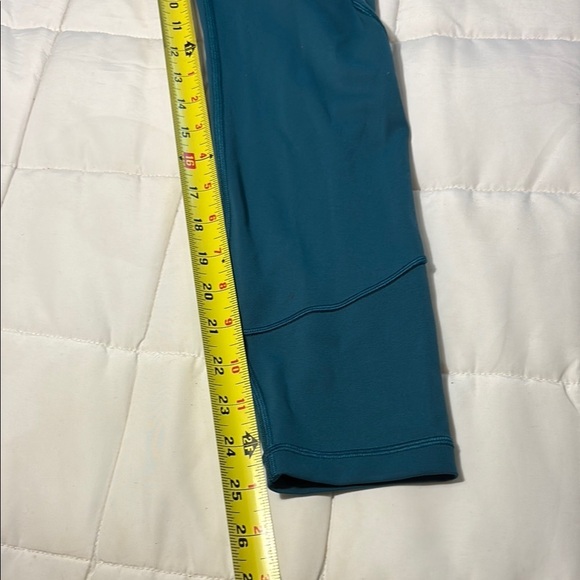 Lululemon In Movement Tight 25" Bermuda Teal High-Waisted Leggings - Picture 10 of 15